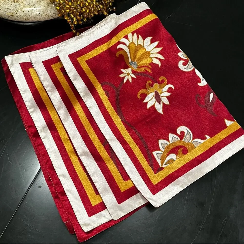 NEW Z Gallerie Silk Blend Floral Rectangular Placemats 20”x14” Set 4 Cranberry